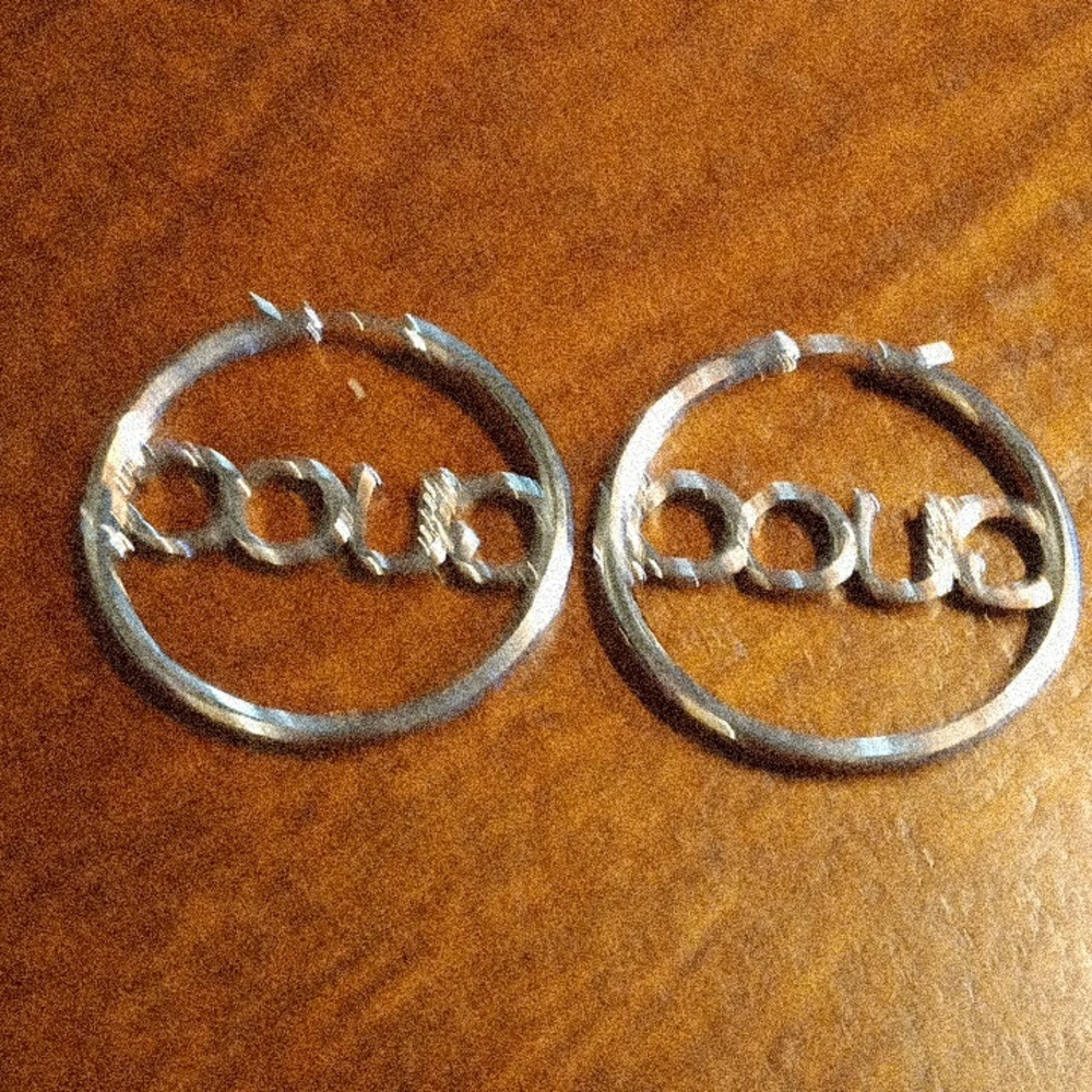 Authentic Gucci Metallic Silver Logo Hoop Earrings - Picture 3 of 5
